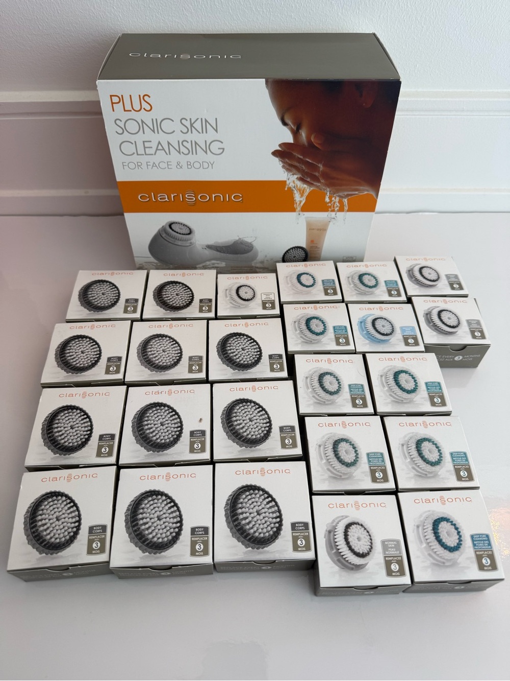 Clarisonic plus Sonic Skin Cleansing Brush Head Bundle - 24 brush heads new